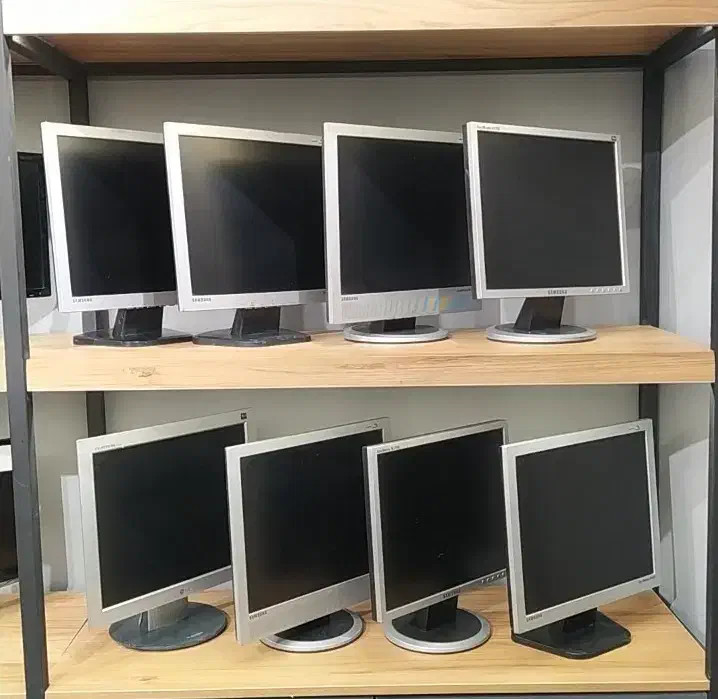 مانیتور 17 اینچ سامسونگ استوک